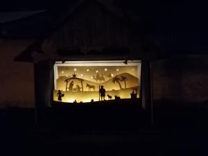 PRI KOSTOLE SV. ŠTEFANA UVIDÍTE SVETELNÝ AJ ŽIVÝ BETLEHEM