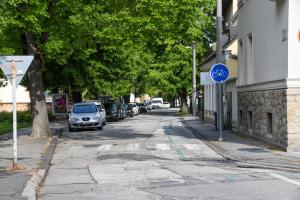 ROZSIAHLA REKONŠTRUKCIA KANALIZÁCIE NA ŠTÚROVEJ SI VYŽIADA UZÁVERU ULICE