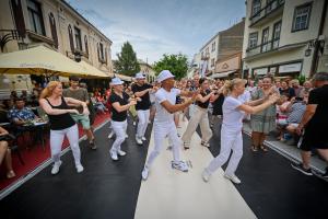 ROZLÚČKA S LETOM VO VEĽKOM ŠTÝLE, NA KORZE SA BUDE TANCOVAŤ TANGO, REZORT PIEŠŤANY POZÝVA AJ NA VÝSTAVU KVETOV
