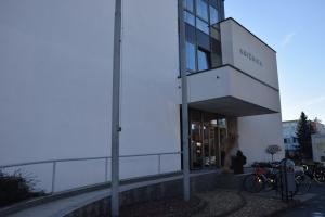 Poslanecká kancelária s krátkou prestávkou 1