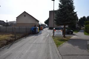 Upozornenie - strojné a ručné čistenie parkovacích a odstavných plôch 1