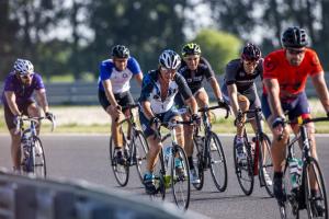 SLOVENSKÝ POHÁR V CESTNEJ CYKLISTIKE POKRAČUJE KRITÉRIOM NA LETISKU V PIEŠŤANOCH